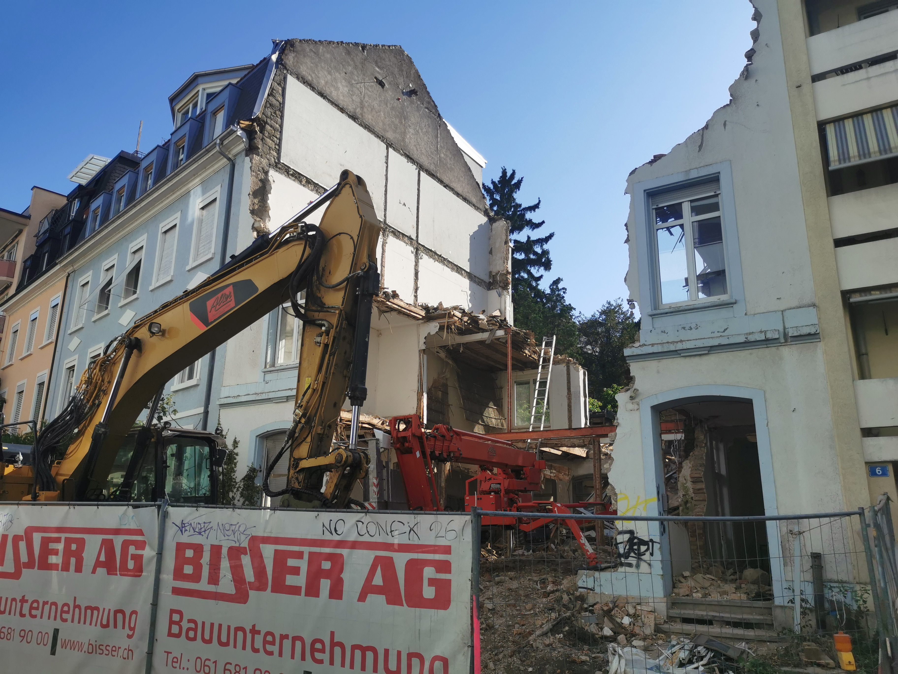 Breisacherstrasse_8_abbruch_6_7_26.jpg